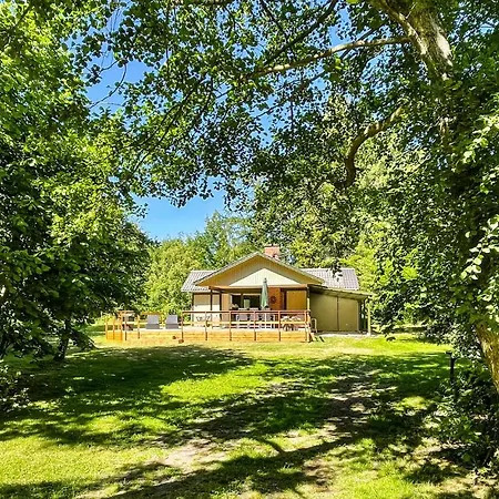 3 Bedroom Stunning In Aakirkeby Holiday home Vester Somarken