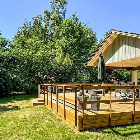 3 Bedroom Stunning In Aakirkeby Holiday home *