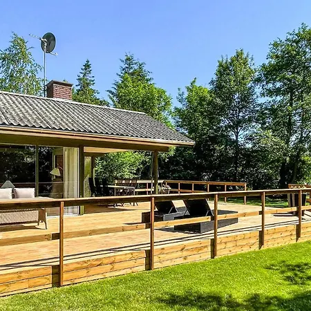 Gorgeous In Aakirkeby With Wifi *
