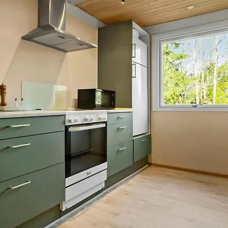 3 Bedroom Stunning In Aakirkeby Holiday home *