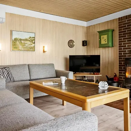 度假居 Gorgeous In Aakirkeby With Wifi *